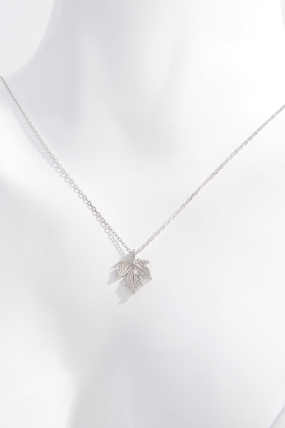 925 Sterling Silver Zircon Maple Leaf Necklace -  LOOCK MAKET