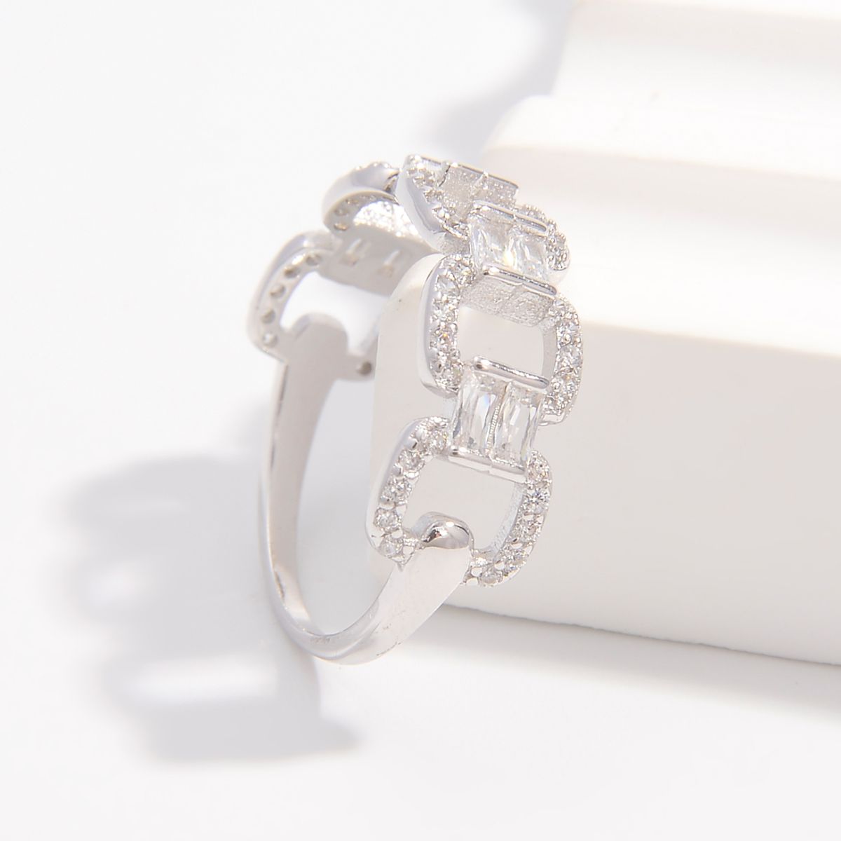 925 Sterling Silver Zircon Cutout Ring -  LOOCK MAKET