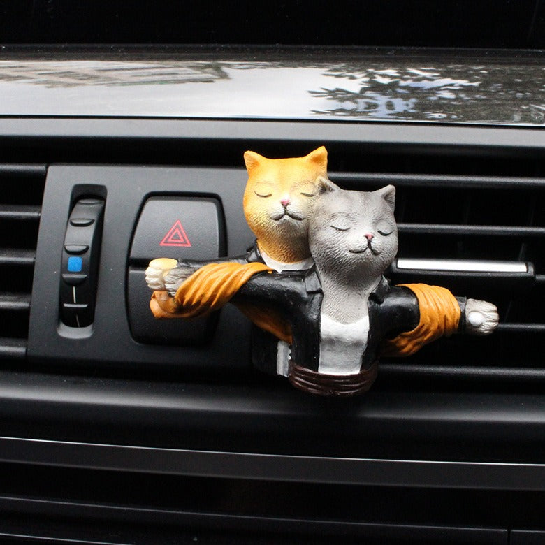 Resin couple cat and beast car aromatherapy clip car decoration aromatherapy clip ornaments